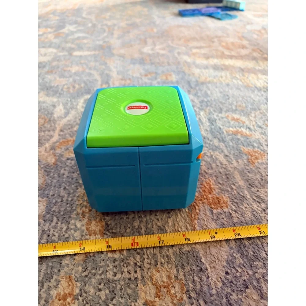 Fisher-Price Spin 'n Surprise Lion Musical Jack-in-the-Box Baby Toddler Toy